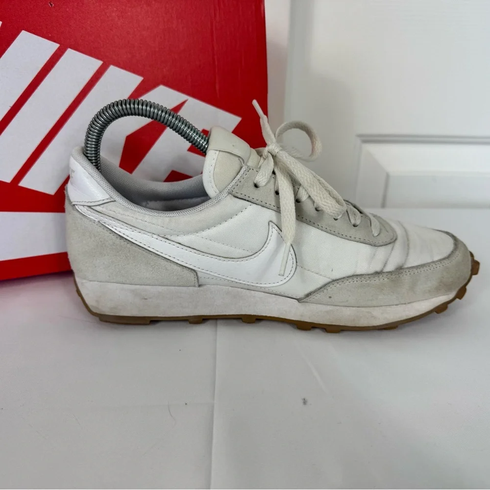 Nike Daybreak White Gum‎ Women’s Size 7.5